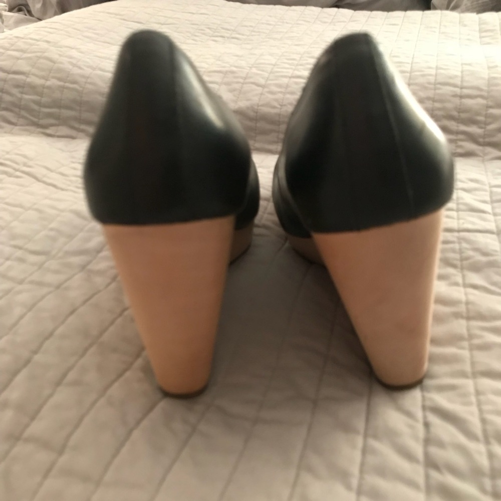 Black n blonde leather wedges - Picture 5 of 6